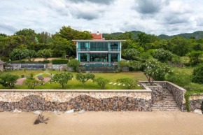 BeachFront Modern 4 Bedroom Pool Villa - RV